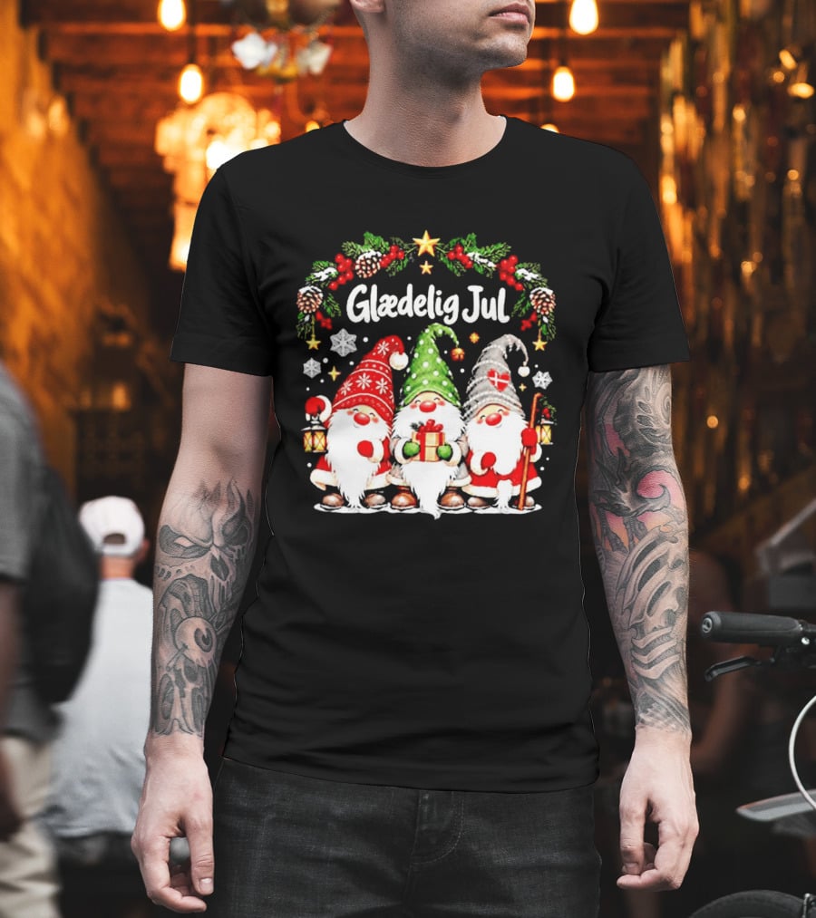 Glaedelig Jul Christmas Gnomes With Denmark Flag And Lanterns T-Shirt