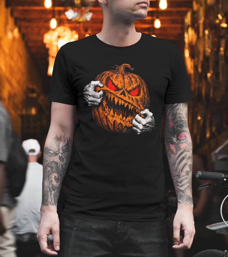 Halloween 2026 Evil Pumpkin Glowing Eyes Sharp Teeth Grinning Horror T-Shirt