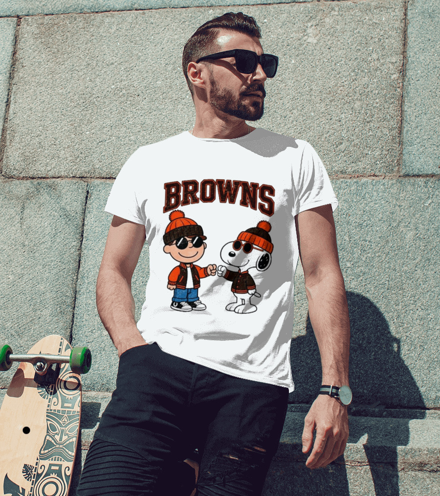 Browns Charlie Brown Snoopy NFL Football Team T-Shirt