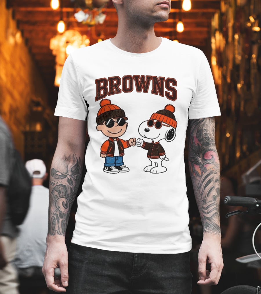 Browns Charlie Brown Snoopy NFL Football Team T-Shirt