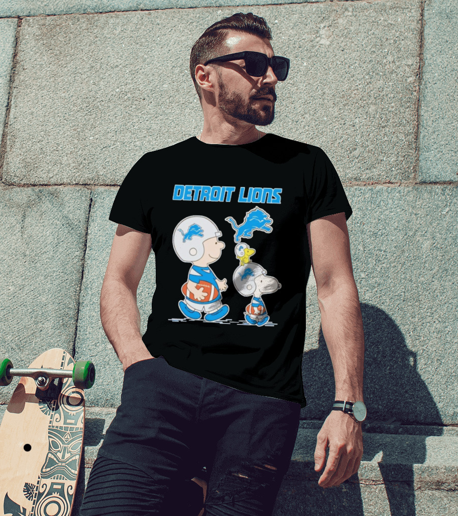 Detroit Lions Snoopy Charlie Brown NFL Football Peanuts Collaboration T-Shirt