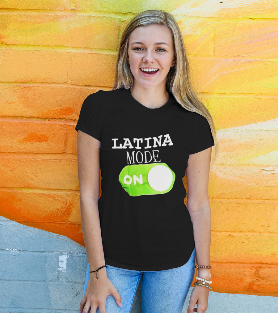 Latina Mode On Switch Green Circle T-Shirt