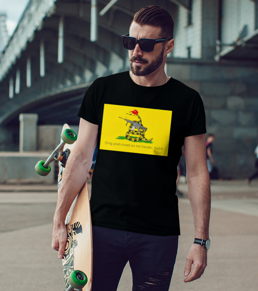 Omg Yeah Tread On Me Harder Daddy Maga 2026 Snake With Red Hat And Rifle T-Shirt