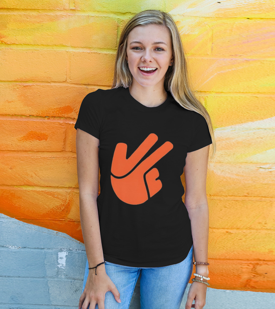 New York Knicks Three Hand Gesture NBA Team Sports Fan T-Shirt