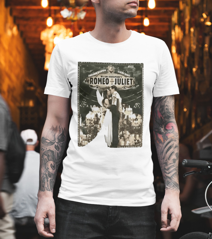 William Shakespeare's Romeo and Juliet Leonardo Claire Iconic Romantic Scene T-Shirt