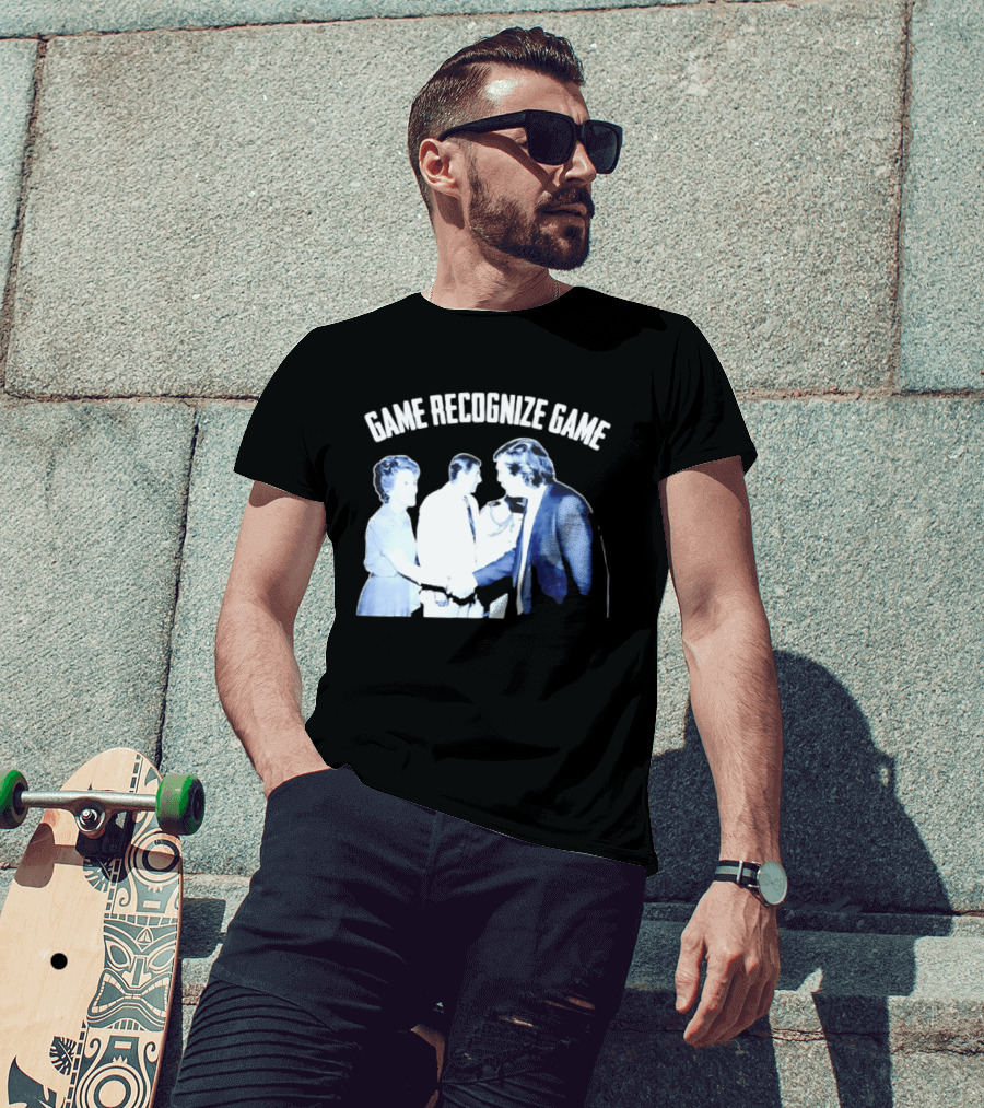 Game Recognize Game Donald Trump Shakes Hands With Ronald Reagan T-Shirt