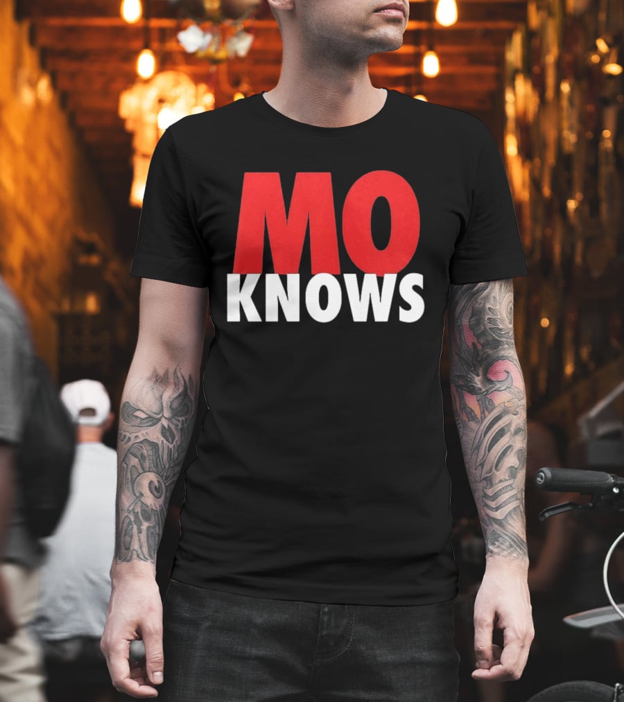 Mo Knows Chicago Cubs Iconic Fan T-Shirt