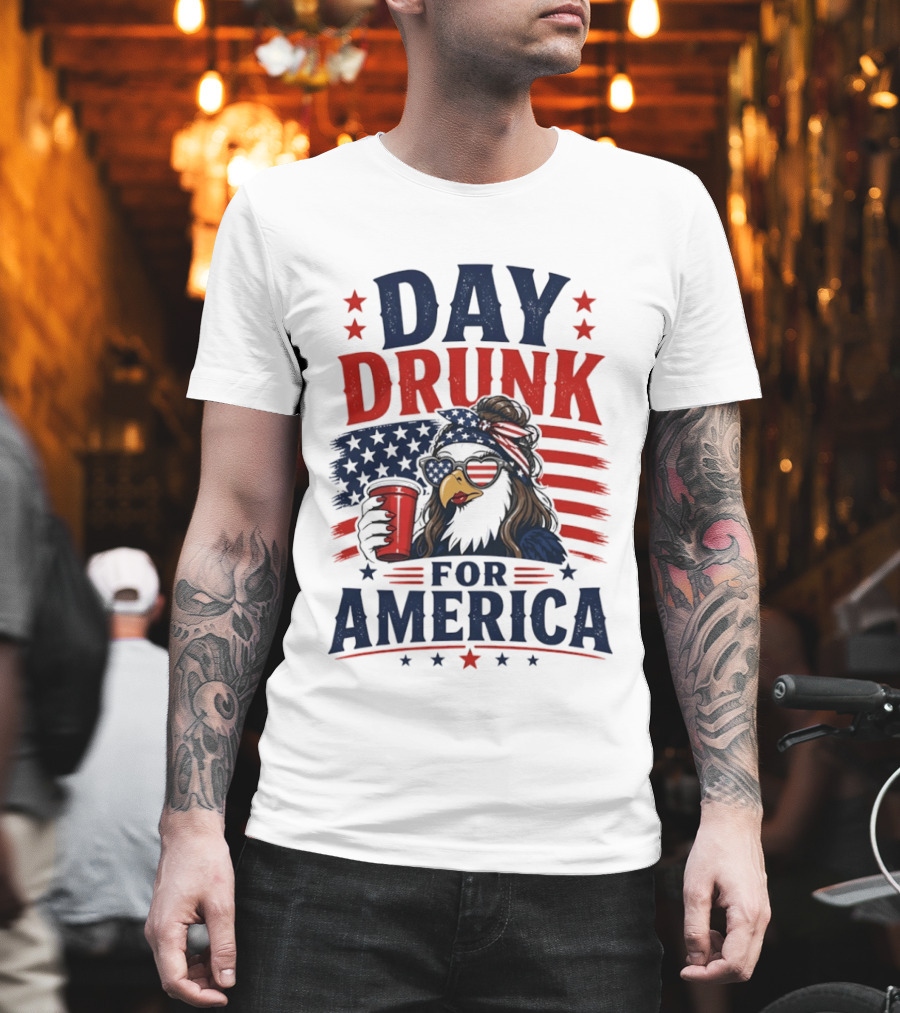 Day Drunk For America Patriotic Eagle With Flag And Red Cup T-Shirt