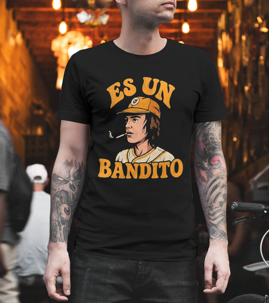 Es Un Bandito Smoking Vintage Baseball Aesthetic T-Shirt
