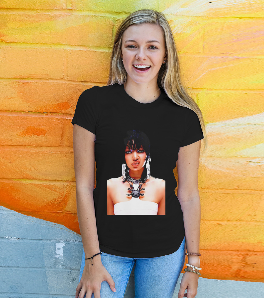 Lisa Rockstar Blackpink V1 Necklace And Earrings T-Shirt