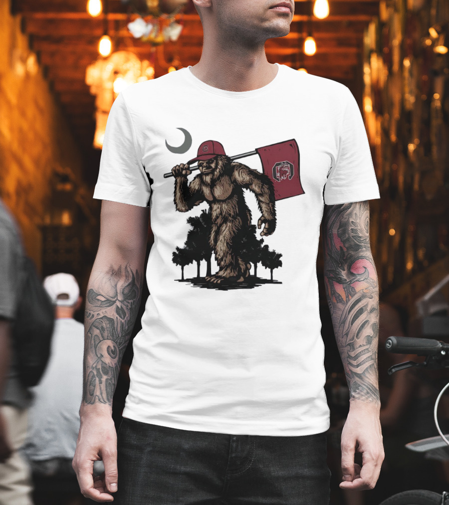 Bigfoot Carrying South Carolina Gamecocks Flag Under Moonlight T-Shirt