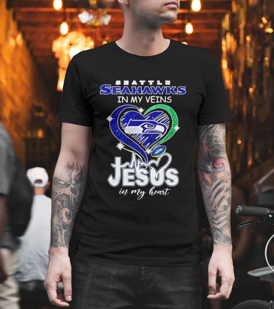 Seattle Seahawks in My Veins Jesus in My Heart Diamond Heartbeat T-Shirt
