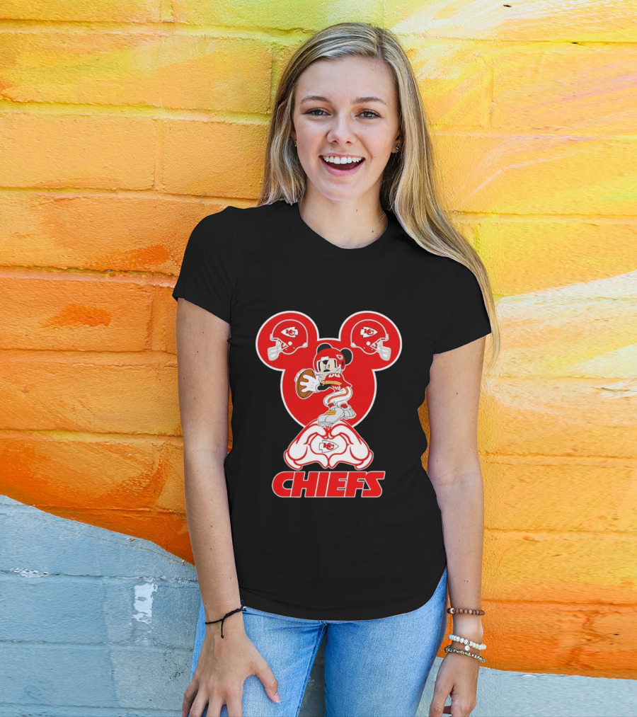 Kansas City Chiefs Mickey Mouse Football Love Heart Hands T-Shirt