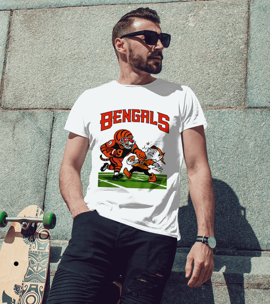 Bengals Tiger Player Tackling Browns Elf Cleveland Rivalry T-Shirt