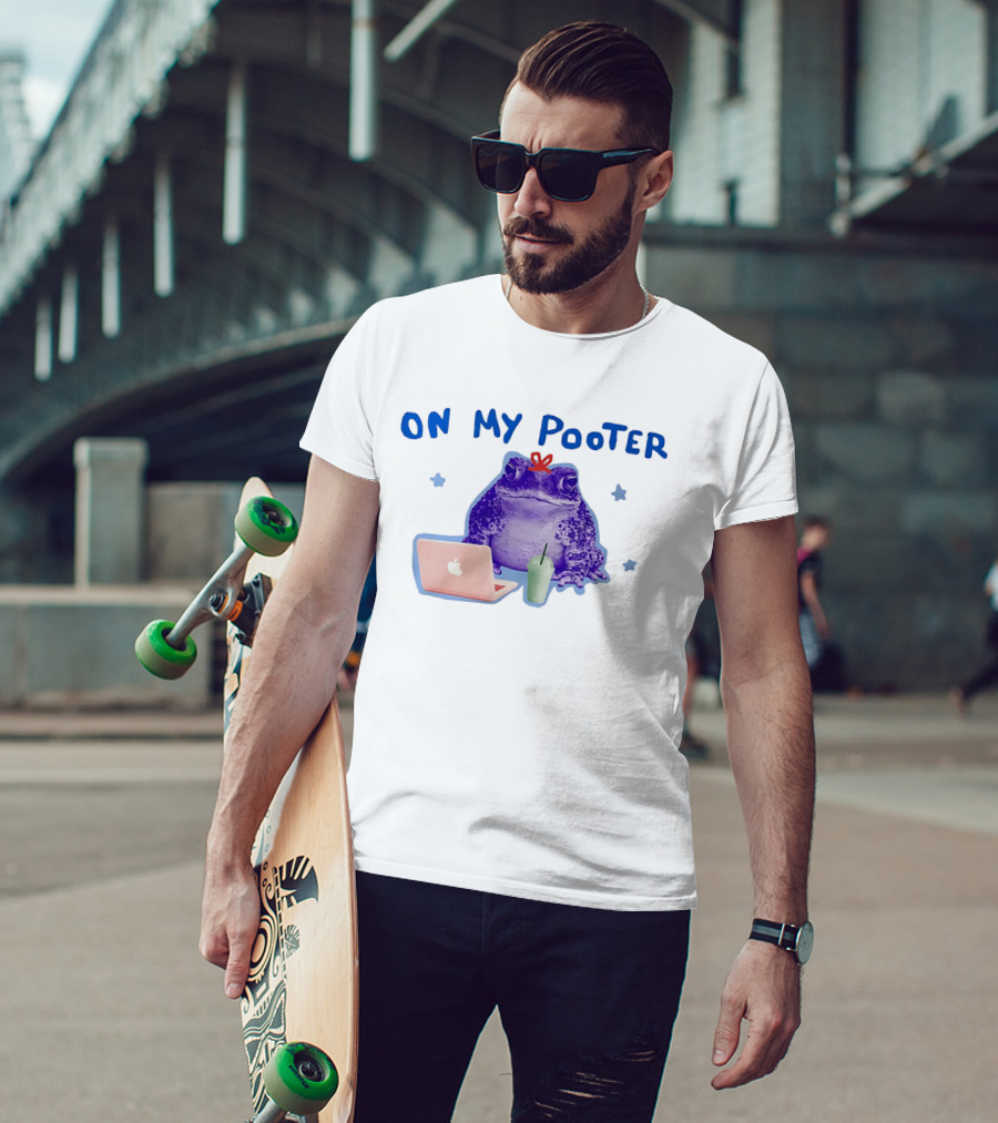 On My Pooter Frog Laptop Smoothie T-Shirt