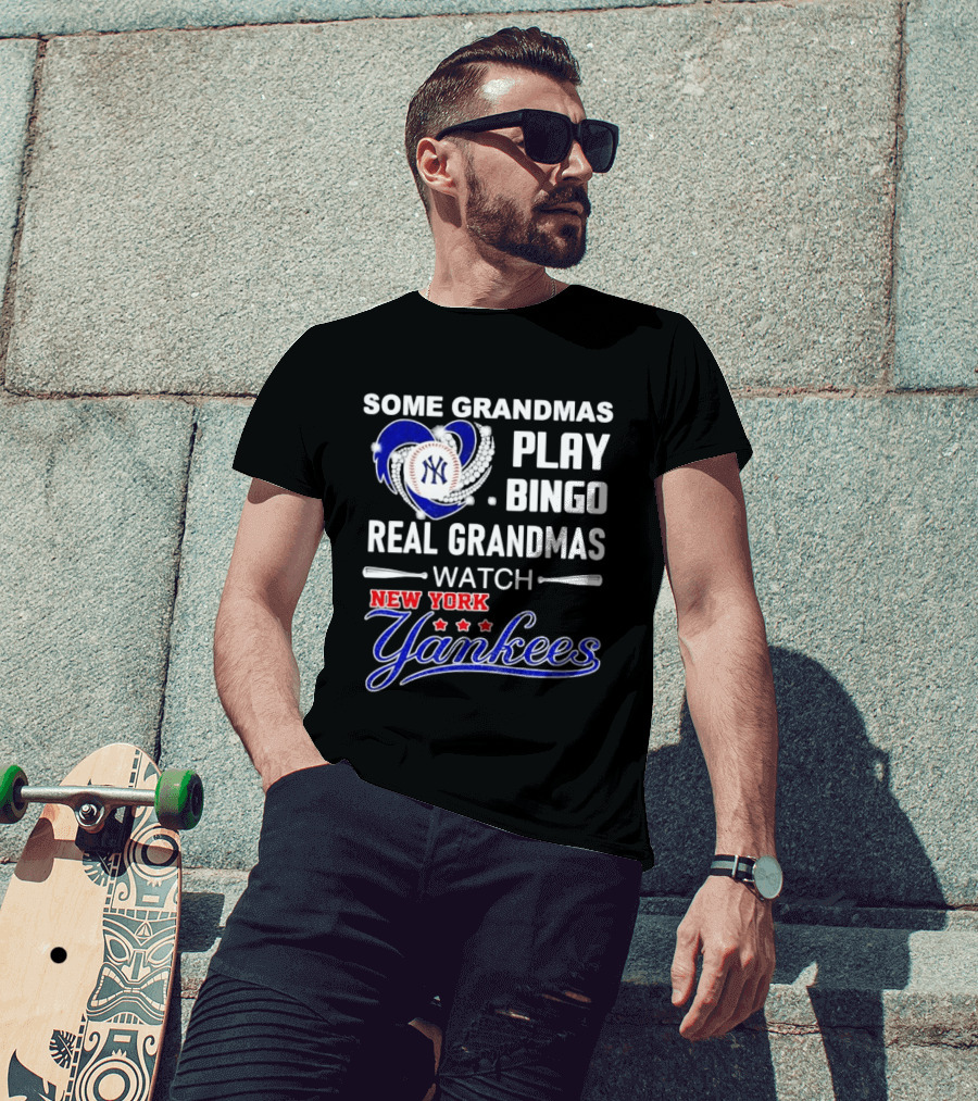 Some Grandmas Play Bingo Real Grandmas New York Yankees Diamond Heart Baseball Lover T-Shirt