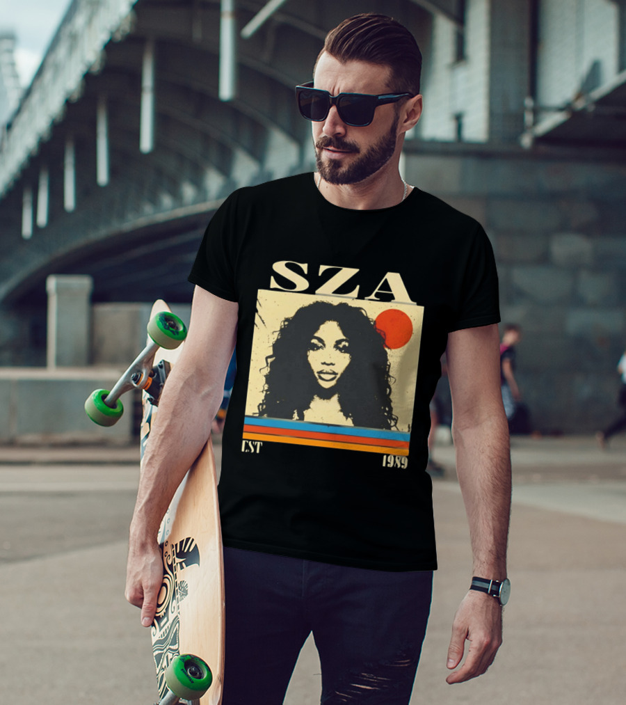 SZA EST 1989 Vintage Style Portrait With Retro Sun And Stripes T-Shirt