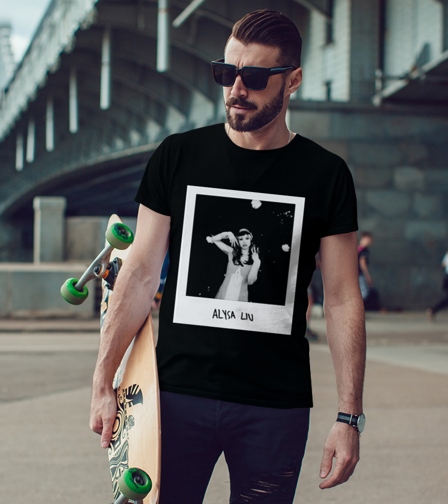 Laufey Alysa Liu 2026 Vintage Monochrome Photography T-Shirt