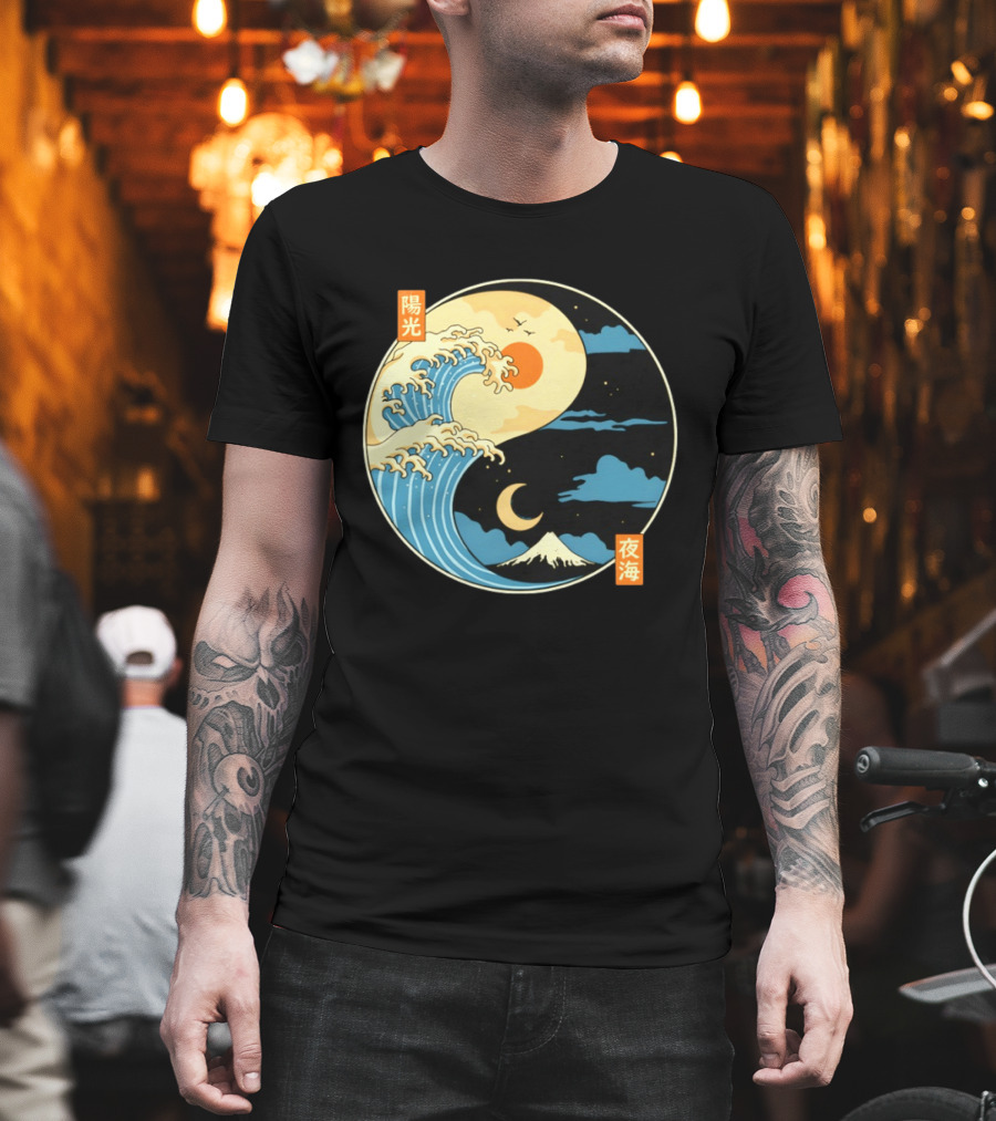 The Great Wave Off Kanagawa And Mount Fuji Yin Yang Sun And Moon Balance T-Shirt