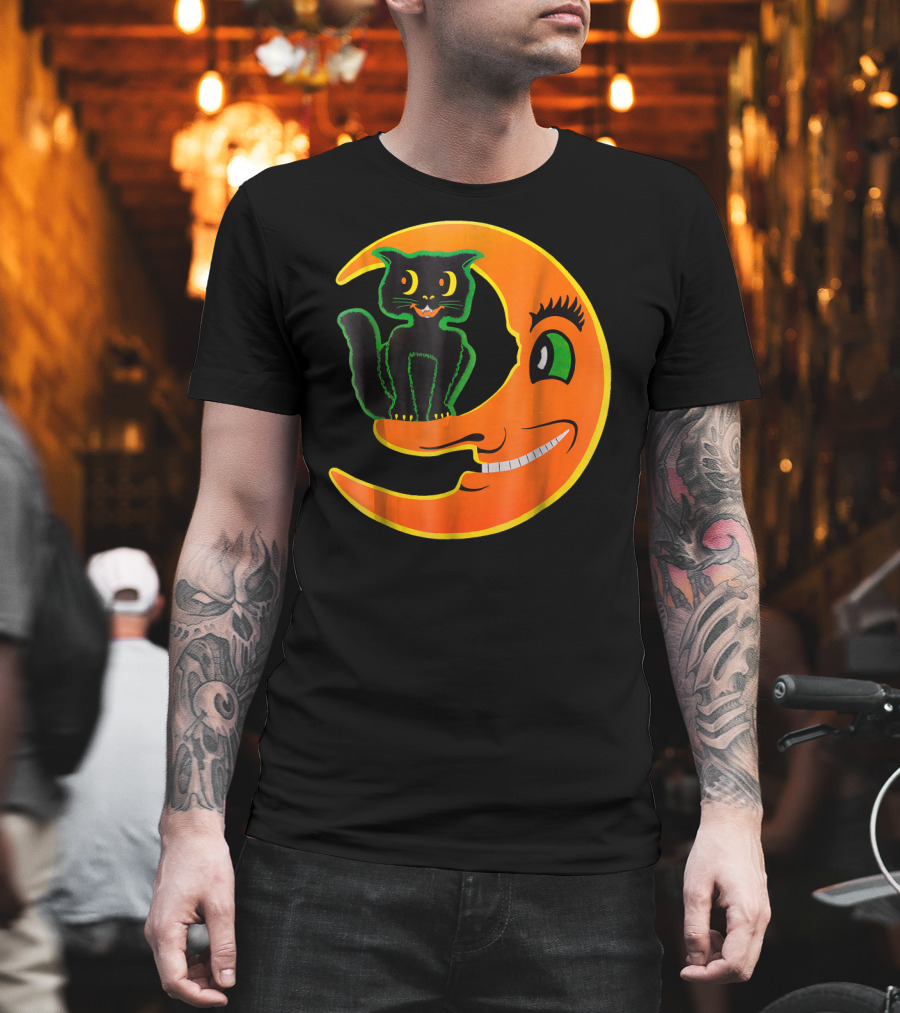 Funny Halloween Cat On Smiling Moon T-Shirt