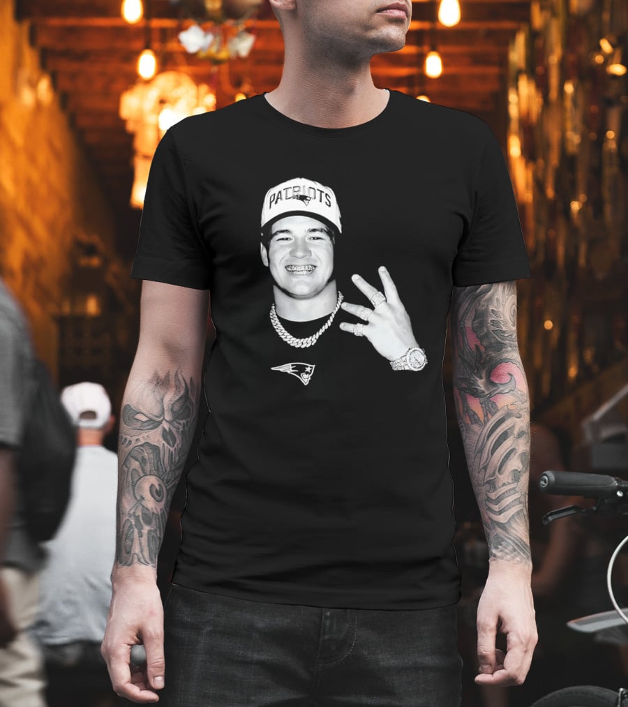 Drake Maye Patriots Cap Rings And Necklace T-Shirt