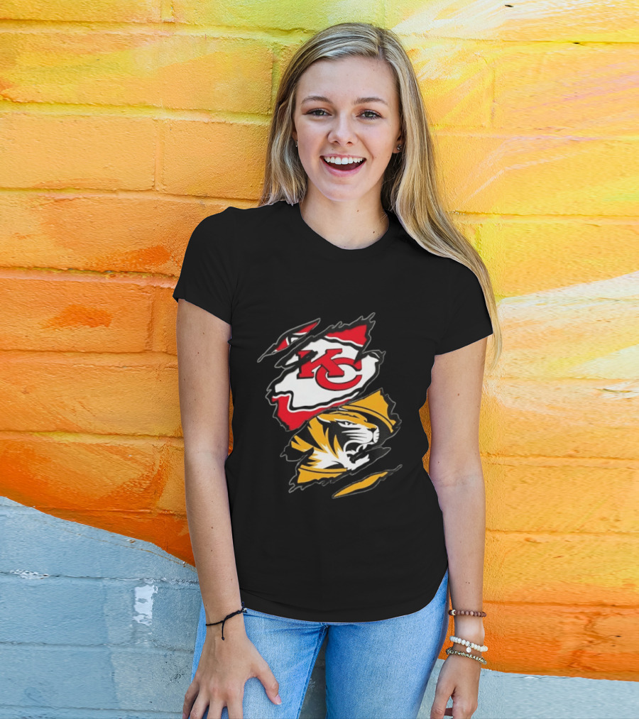 Kansas City Chiefs Missouri Tigers Two Teams One Heart Scratch Torn Sports T-Shirt