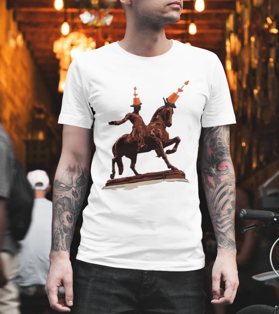 Duke Of Wellington Statue Cone Hat Glasgow Scottish T-Shirt