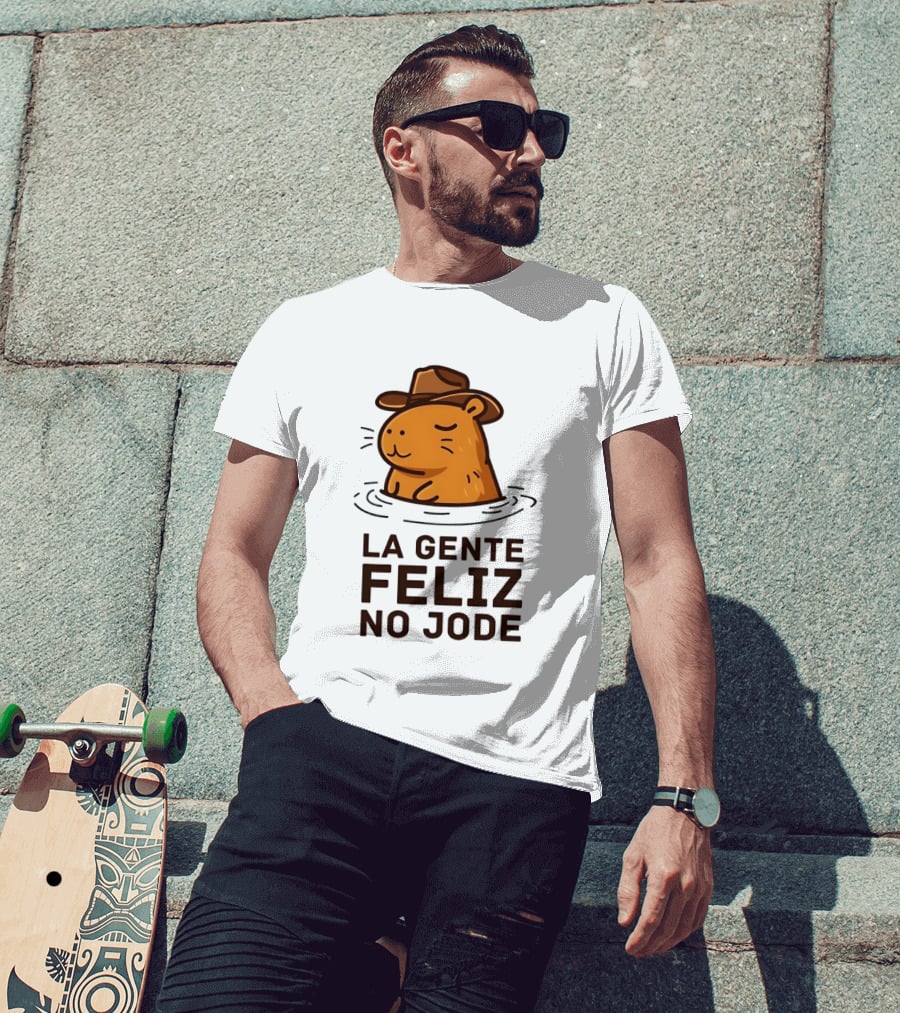 La Gente Feliz No Jode Capybara Cowboy Feliz Capibara Vaquero T-Shirt