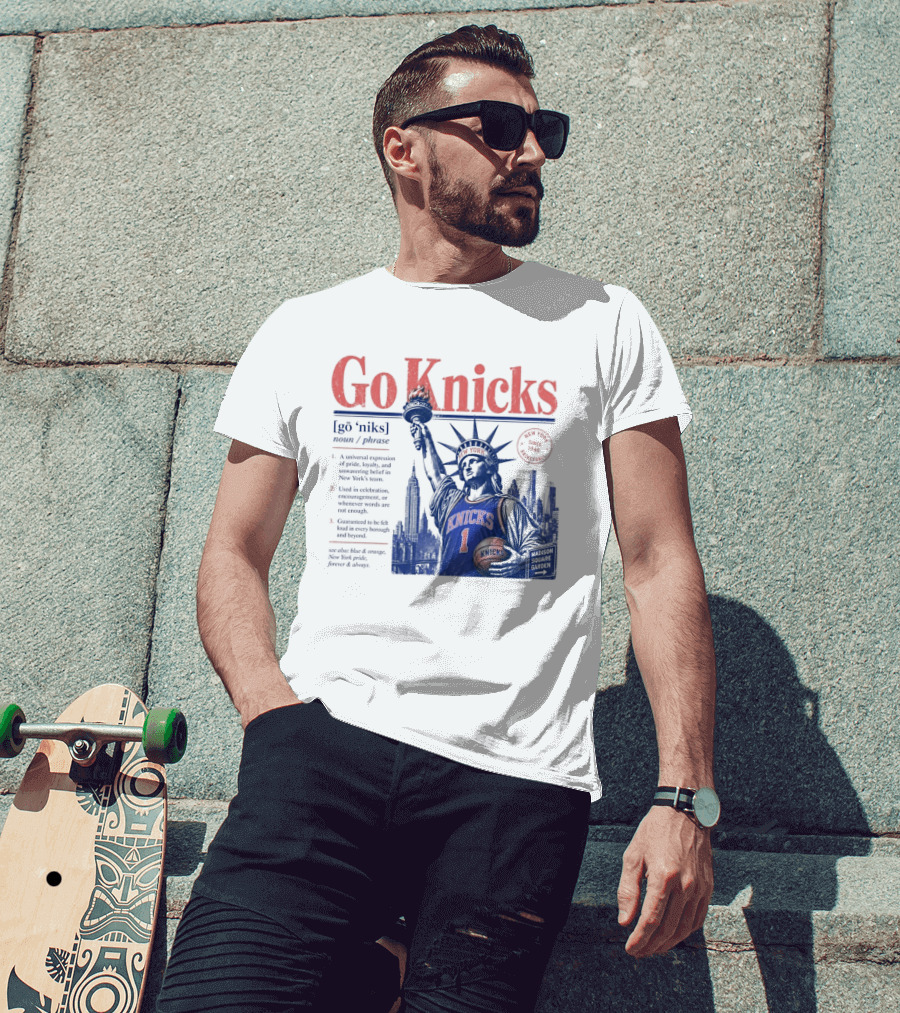 Go Knicks Statue Of Liberty Holding Basketball In New York T-Shirt