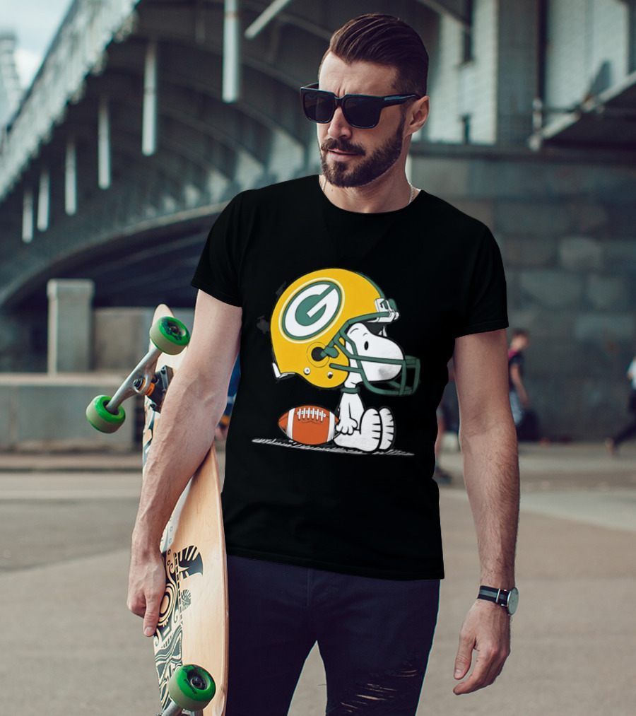 Snoopy Green Bay Packers Football Helmet Collaboration With Peanuts T-Shirt