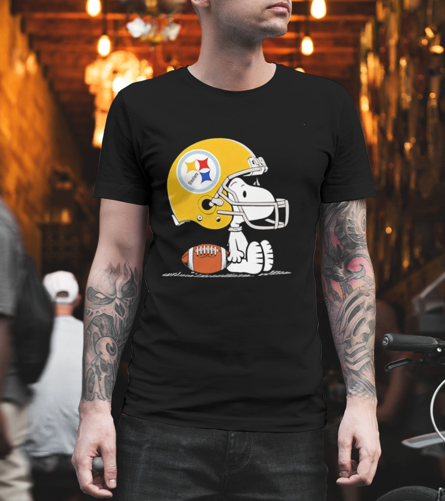 Snoopy Pittsburgh Steelers Helmet Football T-Shirt