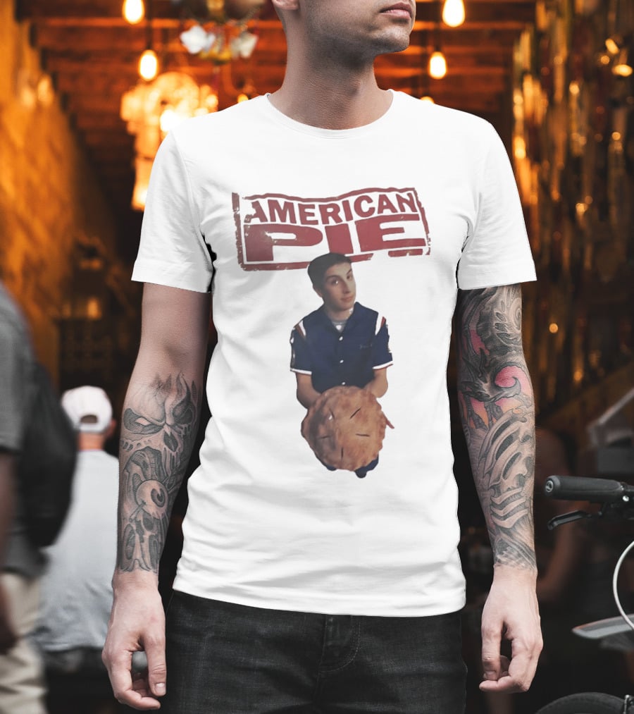 Jason Biggs As Jim Levenstein Holding Pie American Pie Movie T-Shirt