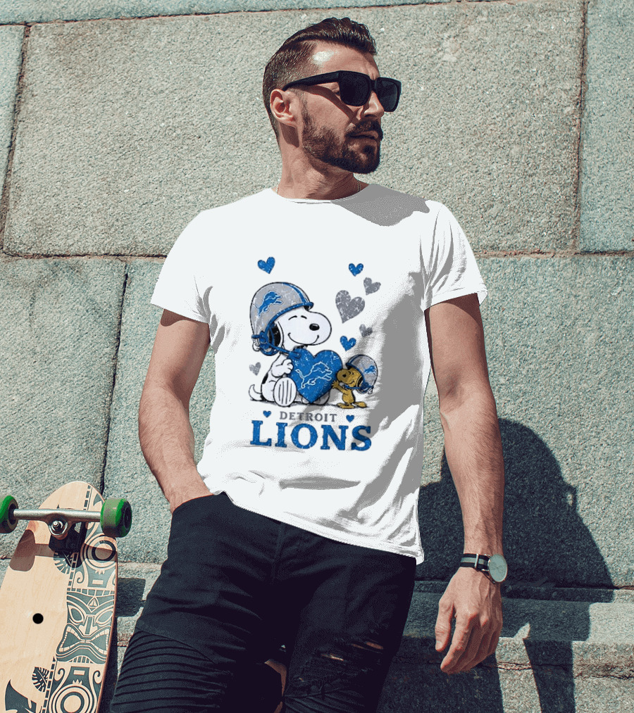Detroit Lions Peanuts Snoopy Woodstock Heart Helmets Love T-Shirt