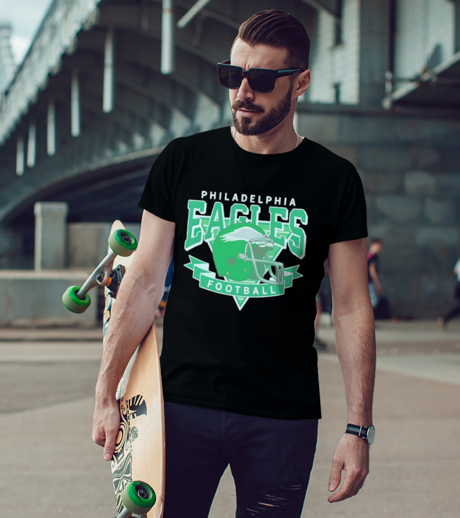 Philadelphia Eagles Helmet Vintage Style Football Fan Gear T-Shirt