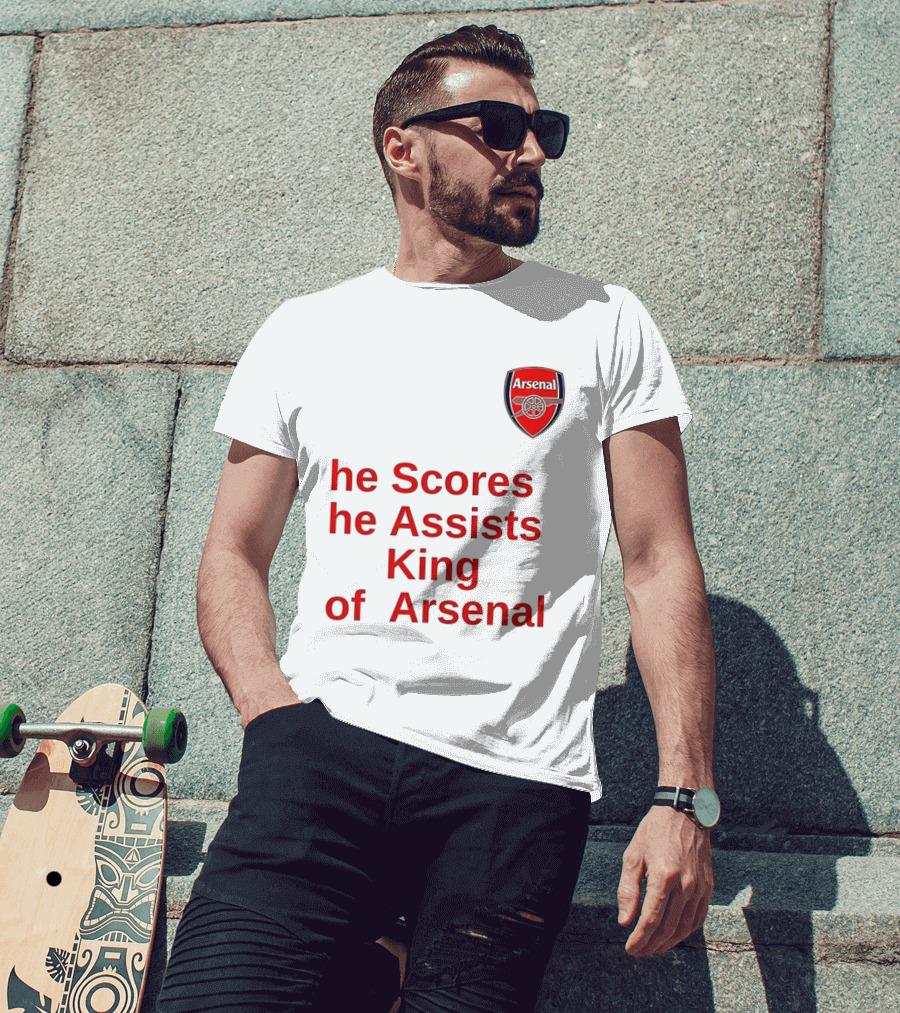 B﻿ukayo Saka He Scores He Assists King Of Arsenal T-Shirt