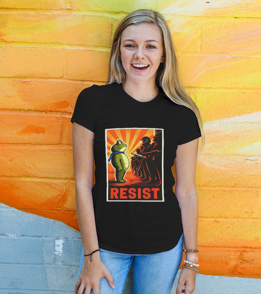Resist Portland Frog 2025 Anti Fascism Protest Art With Frog And Riot Police T-Shirt