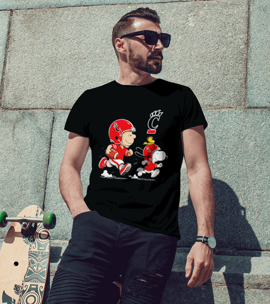 Charlie Brown Snoopy Cincinnati Bearcats Football Running T-Shirt