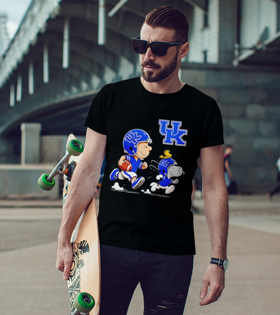 Peanuts Charlie Brown Snoopy University Of Kentucky Football Running UK T-Shirt
