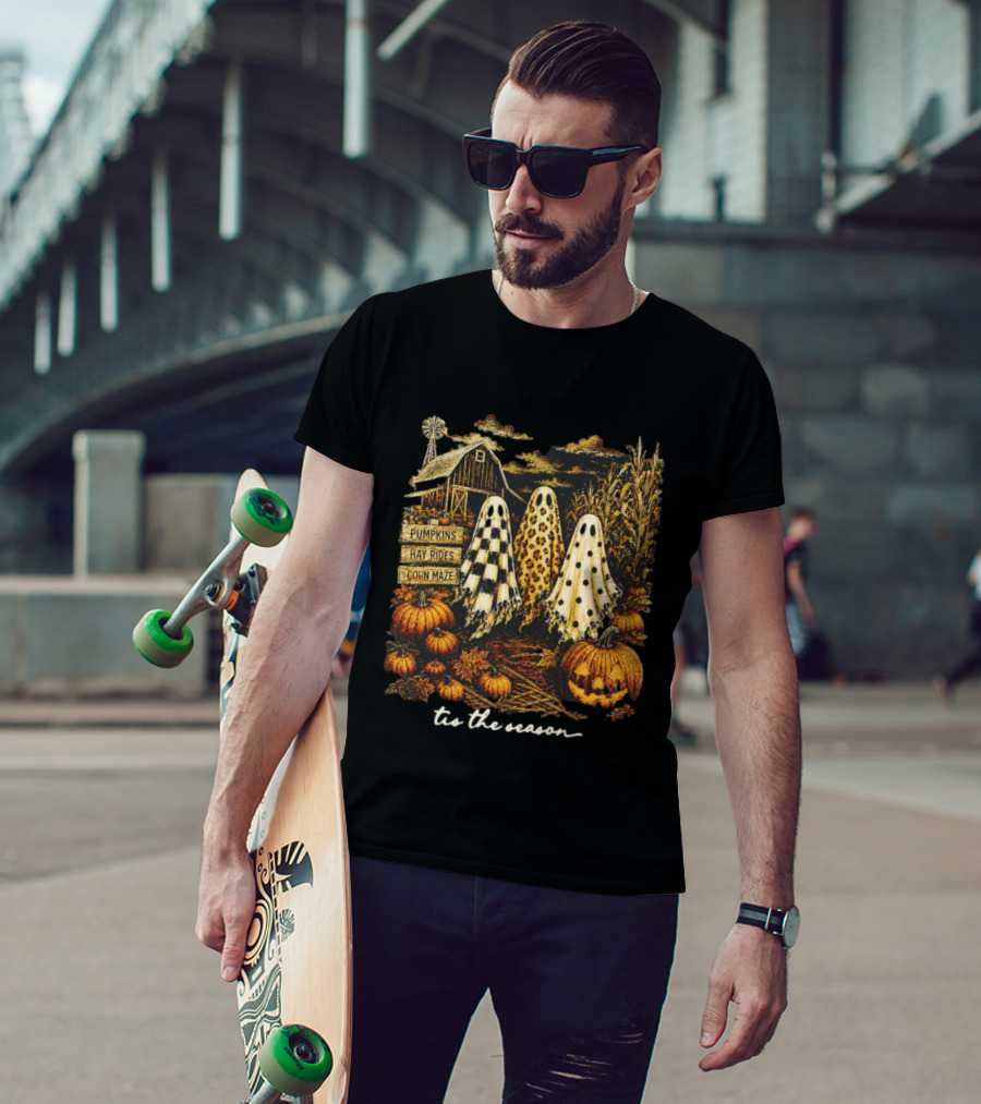 Tis The Season Halloween Ghosts Trio Pumpkins Hay Rides Corn Maze Spooky Autumn T-Shirt