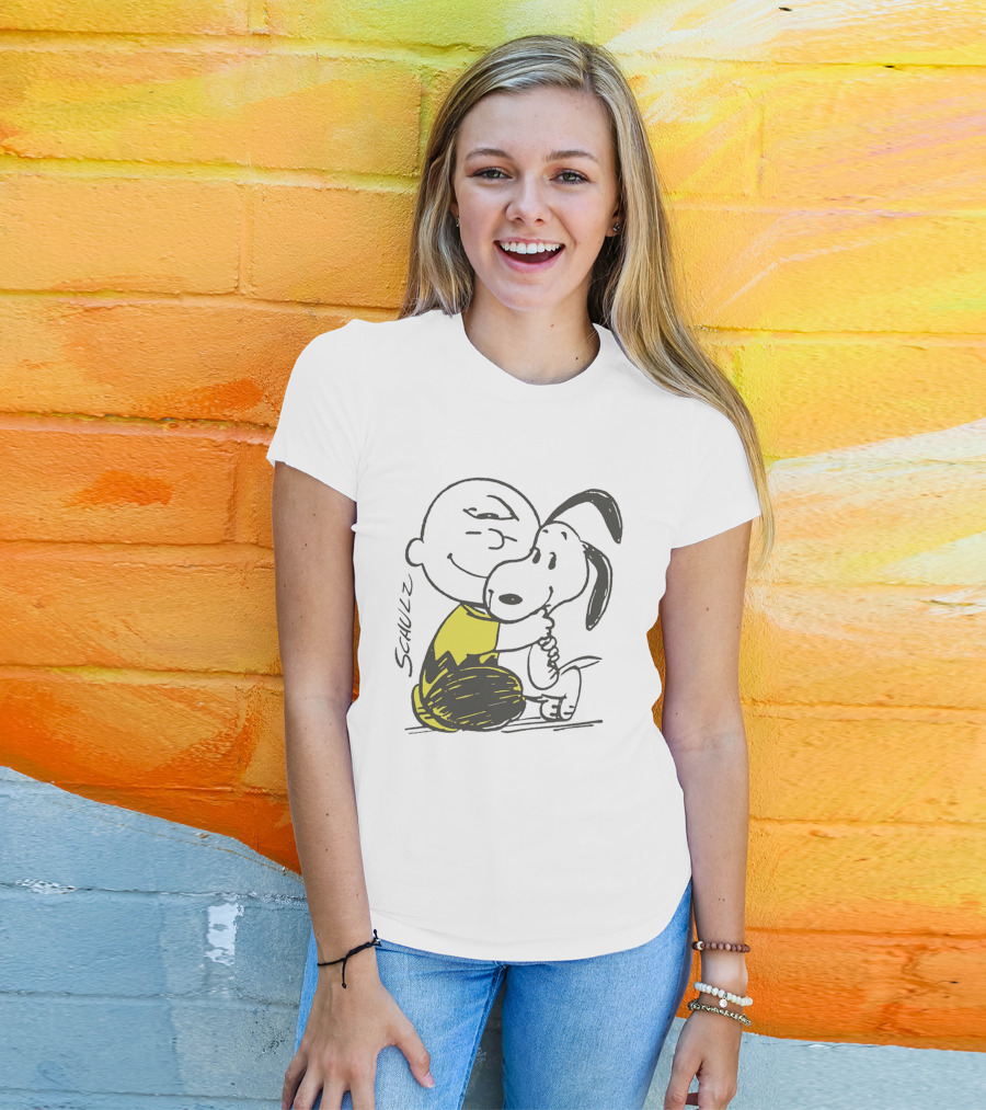 Schulz Charlie Brown Snoopy Hugging Classic Peanuts Friendship T-Shirt