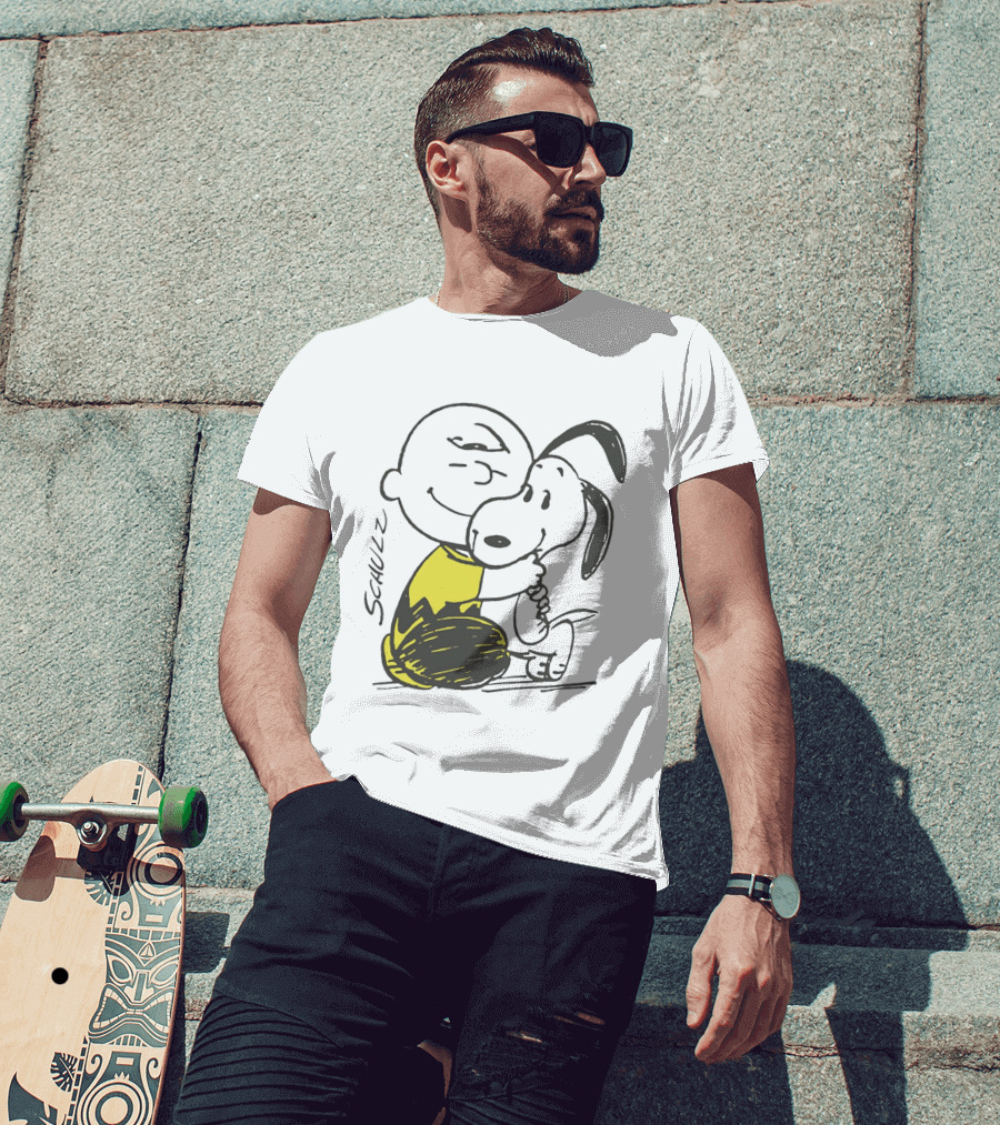 Schulz Charlie Brown Snoopy Hugging Classic Peanuts Friendship T-Shirt