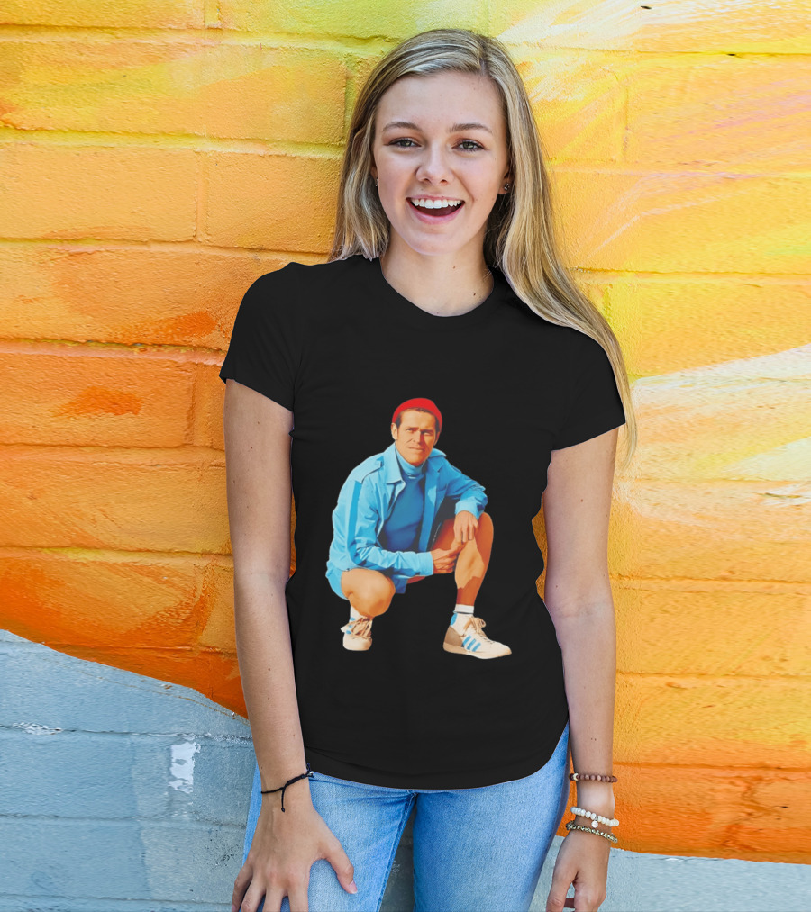 Willem Dafoe Meme Red Beanie Blue Tracksuit Squatting Pose T-Shirt