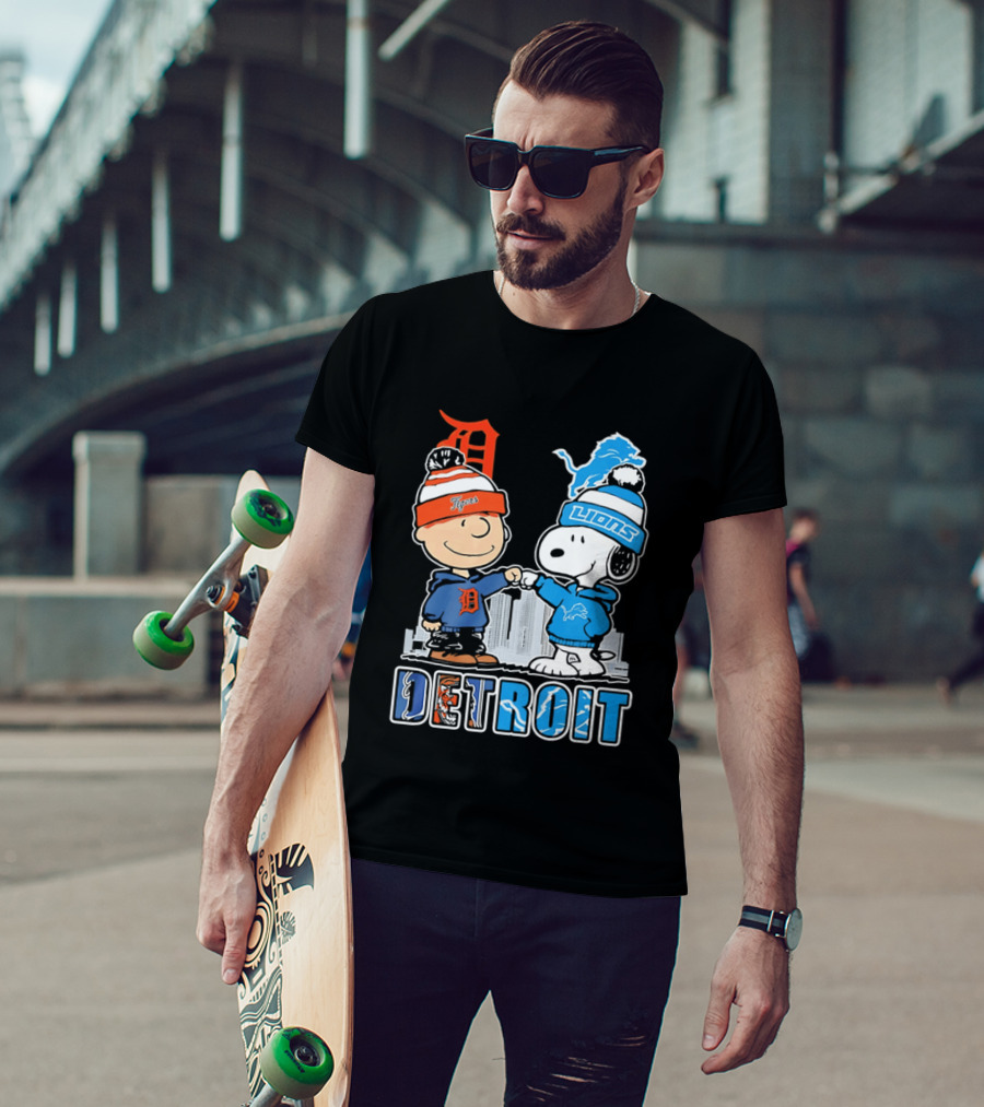 Charlie Brown Snoopy Detroit Tigers Lions Fist Bump Peanuts T-Shirt