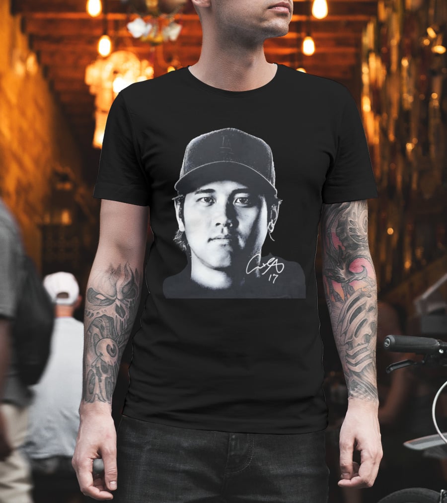 Shohei Ohtani LA Dodgers Cap Signature 17 T-Shirt