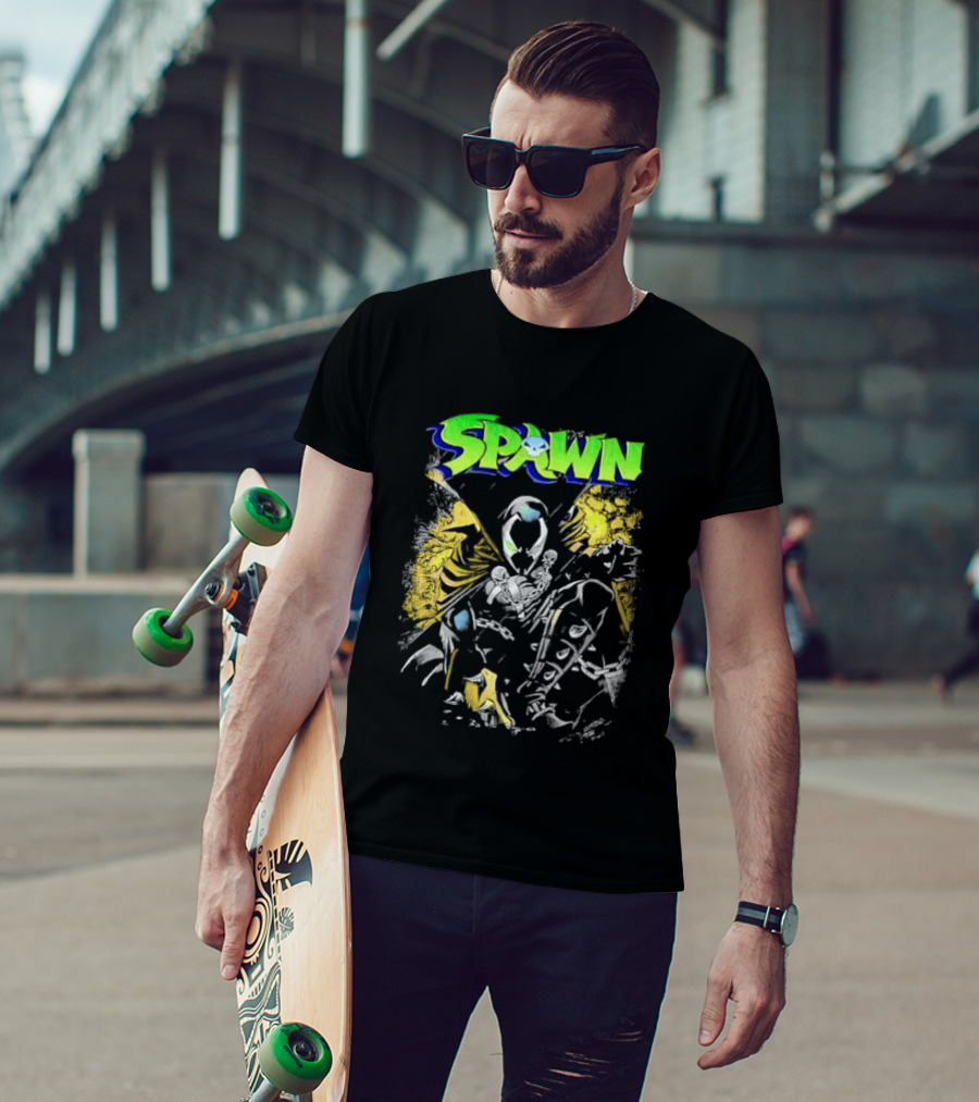 Spawn Crouching Superhero Chains Cape Distressed Comics T-Shirt