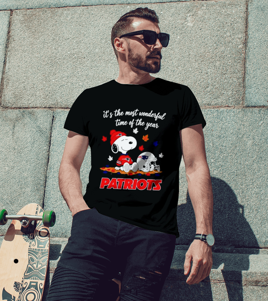 New England Patriots Snoopy It's The Most Wonderful Time Of The Year Autumn Leaves T-Shirt