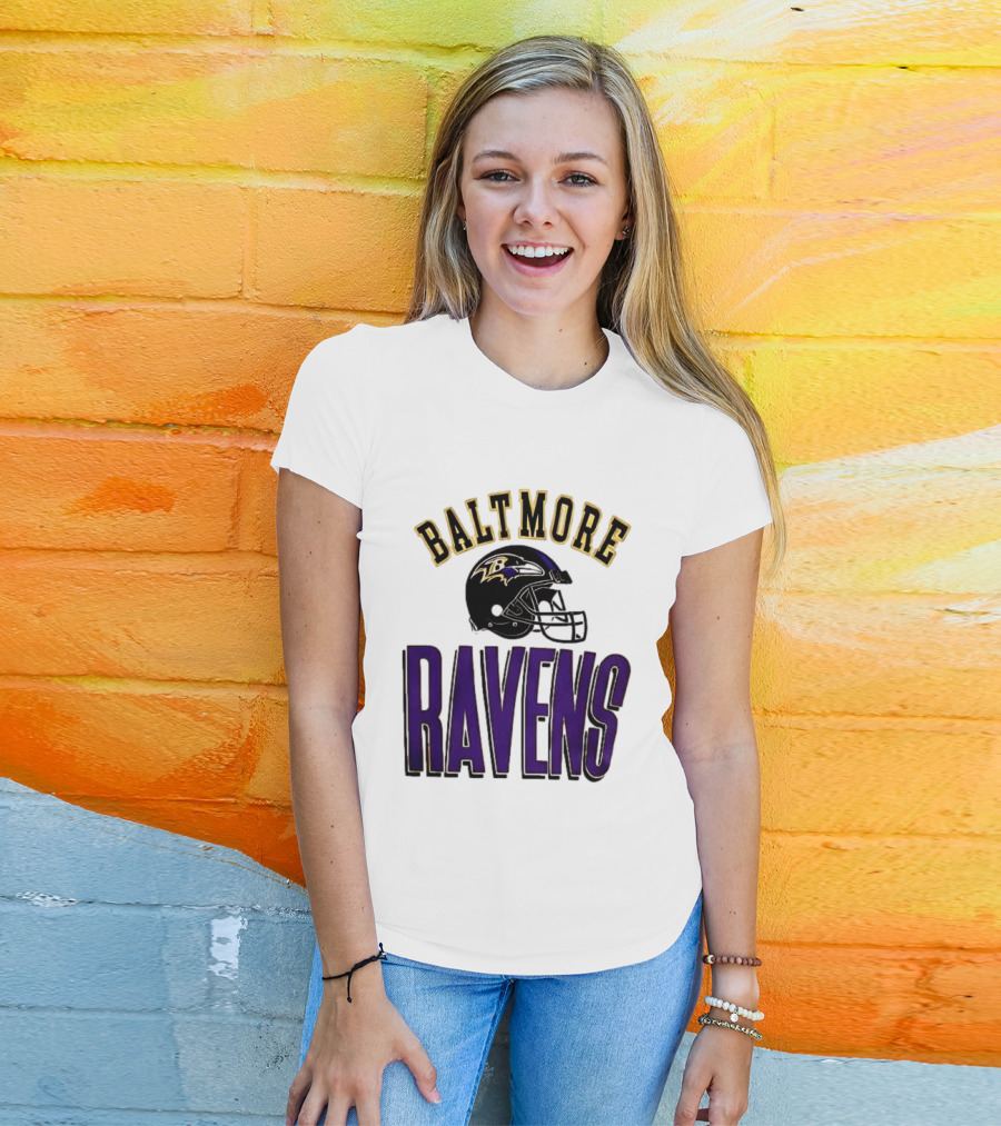 Baltimore Ravens Everyone Es Women's Sports Ravens Helmet T-Shirt