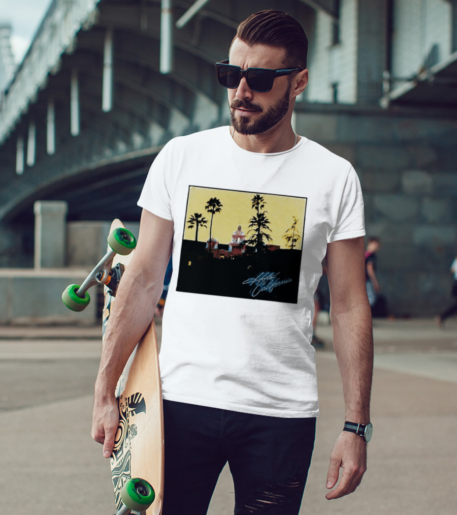 Hotel California Resort Scene 90s Eagles Justin Bieber 1995 T-Shirt