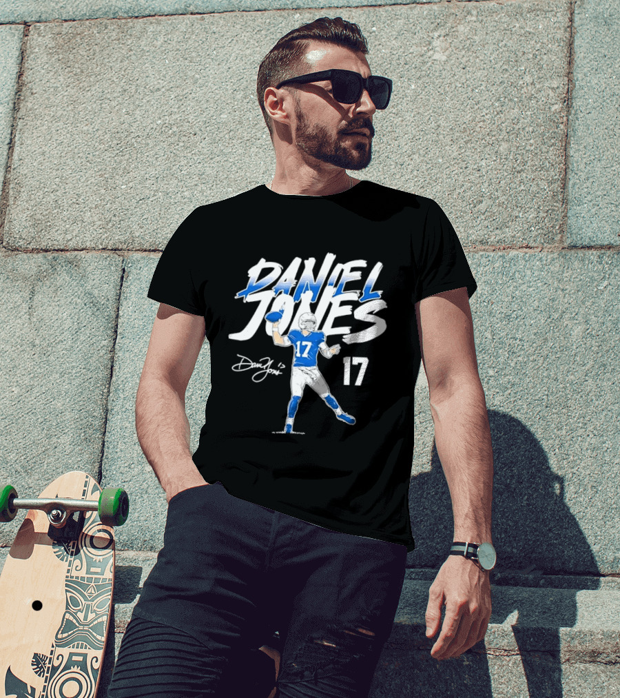 Daniel Jones 17 Quarterback Throwing Football Sketch Brushstroke T-Shirt