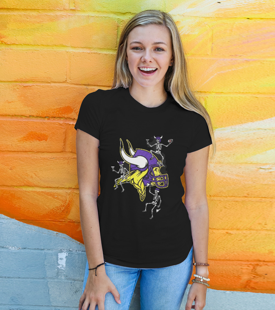 Minnesota Vikings Skeletons Cocktails Football Distressed Axe T-Shirt